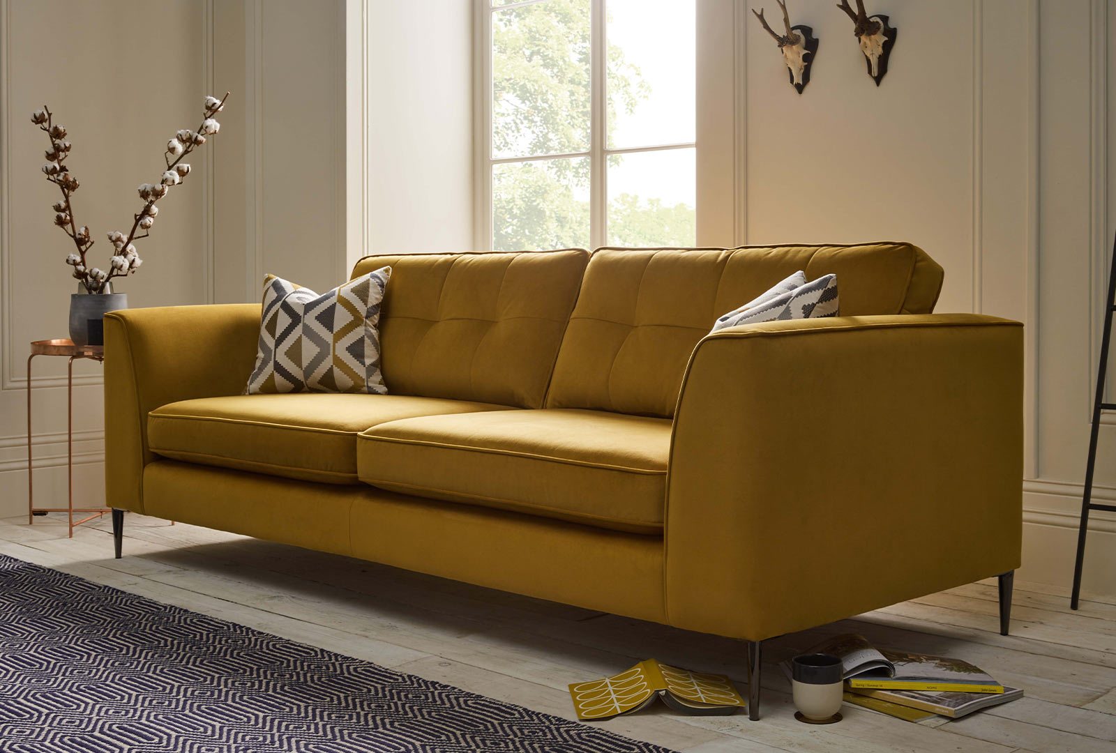 Whitemeadow Lucciano - Small Corner Group