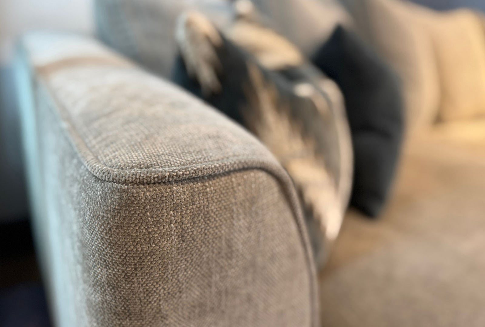 Whitemeadow Lucciano - XL Sofa