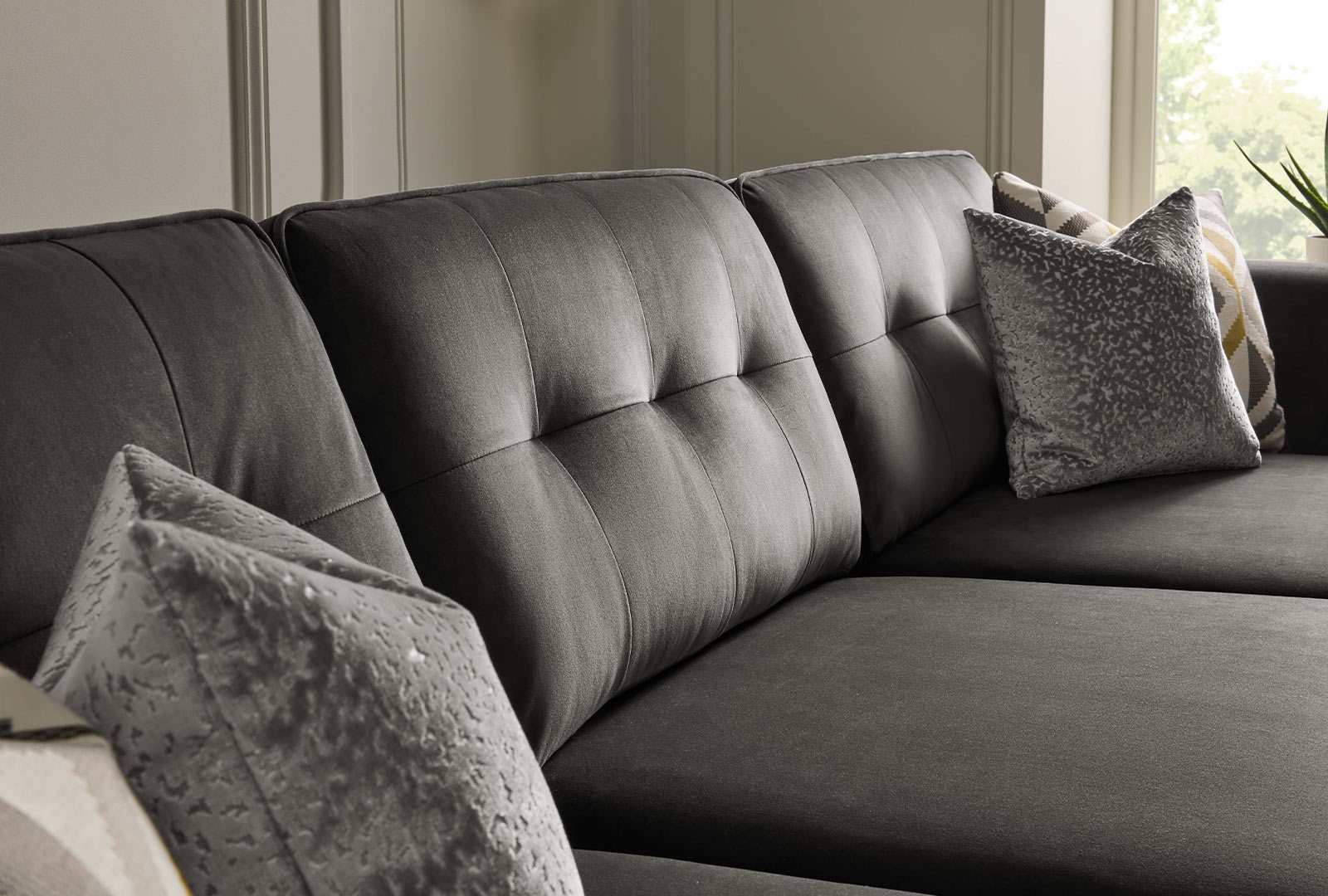 Whitemeadow Lucciano - Small Sofa