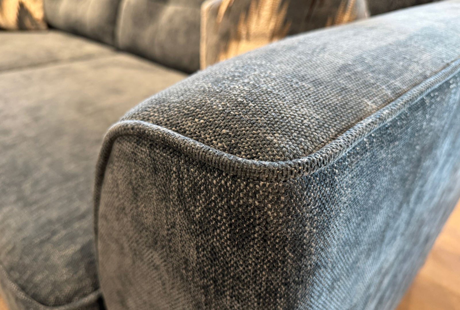 Whitemeadow Lucciano - Snuggler