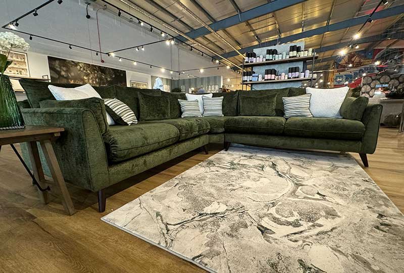 Perdy XL Corner Group Shop Floor