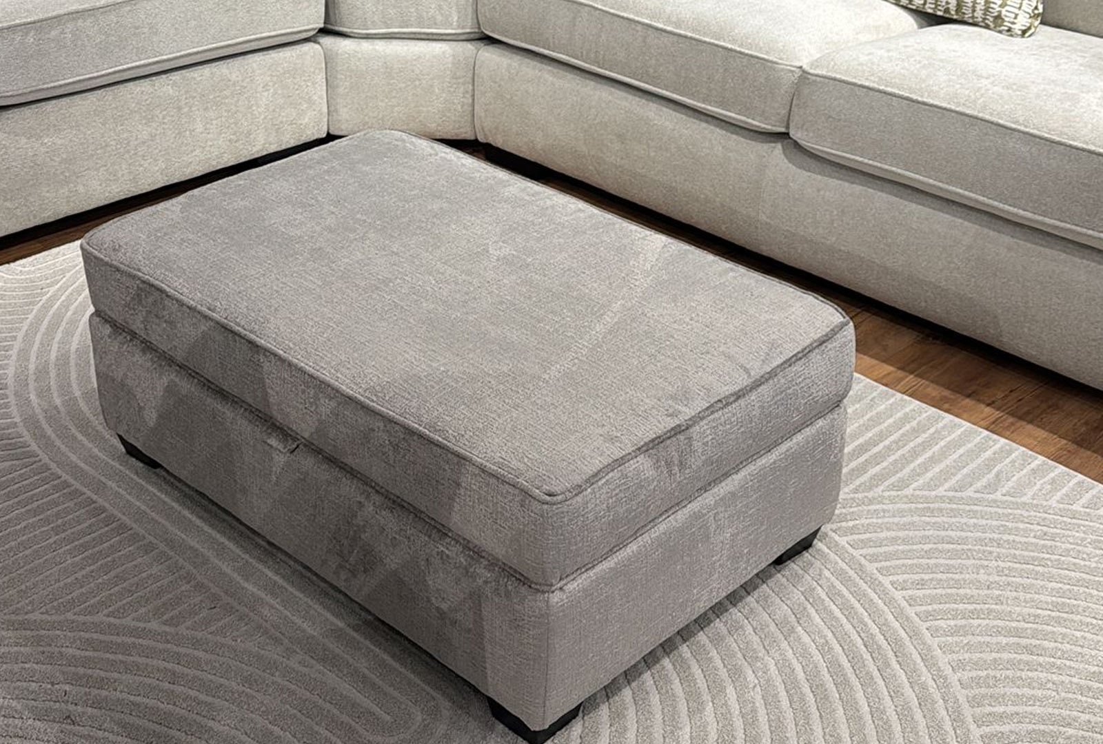 Alpha Designs Haldren - Large Storage Footstool