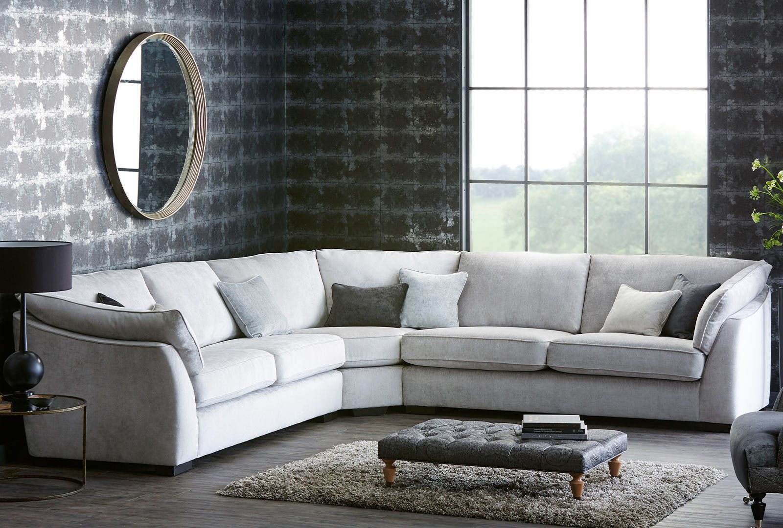 Alpha Designs Haldren - Medium Sofa End