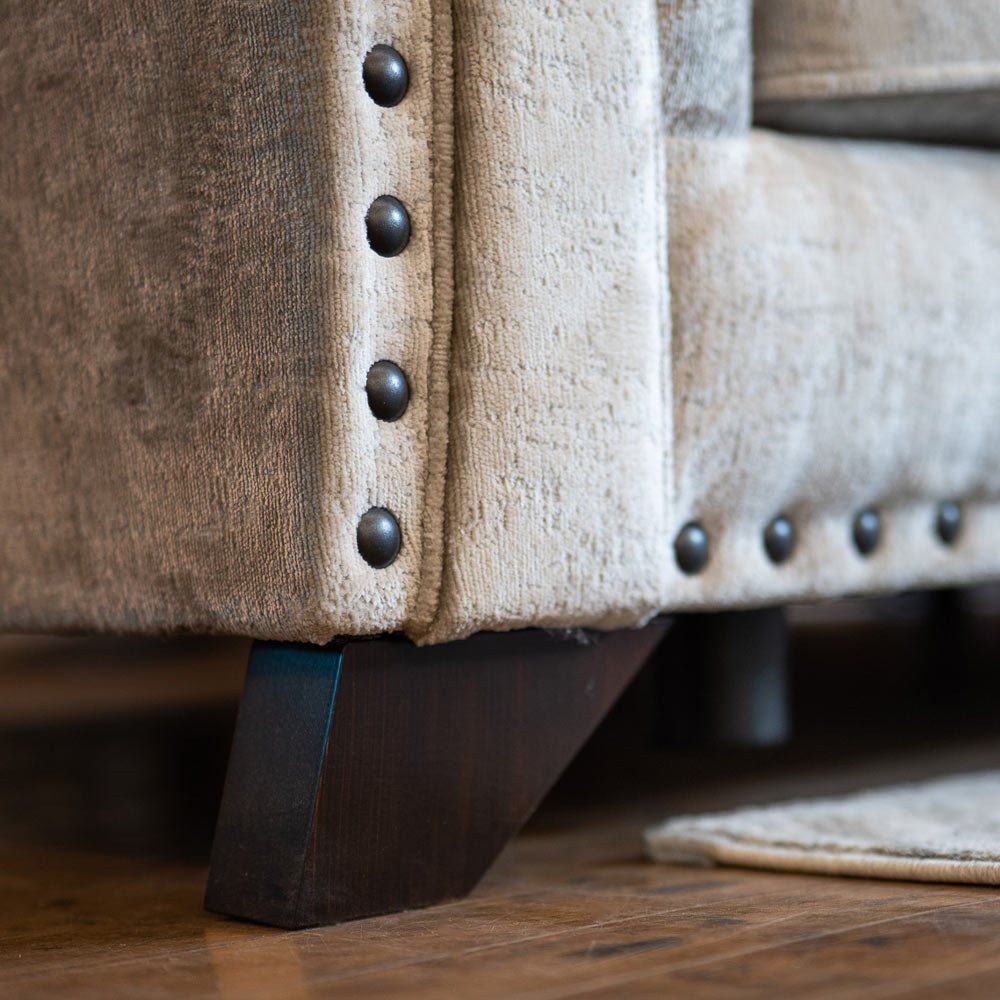 Venton Close Up Feet