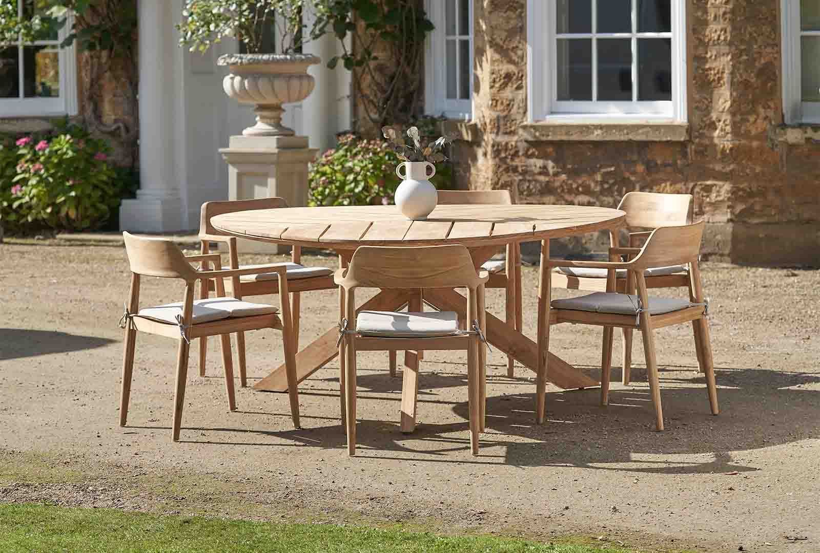 Pacific Lifestyle Redbourn Outdoor 6 Seater Dining Set