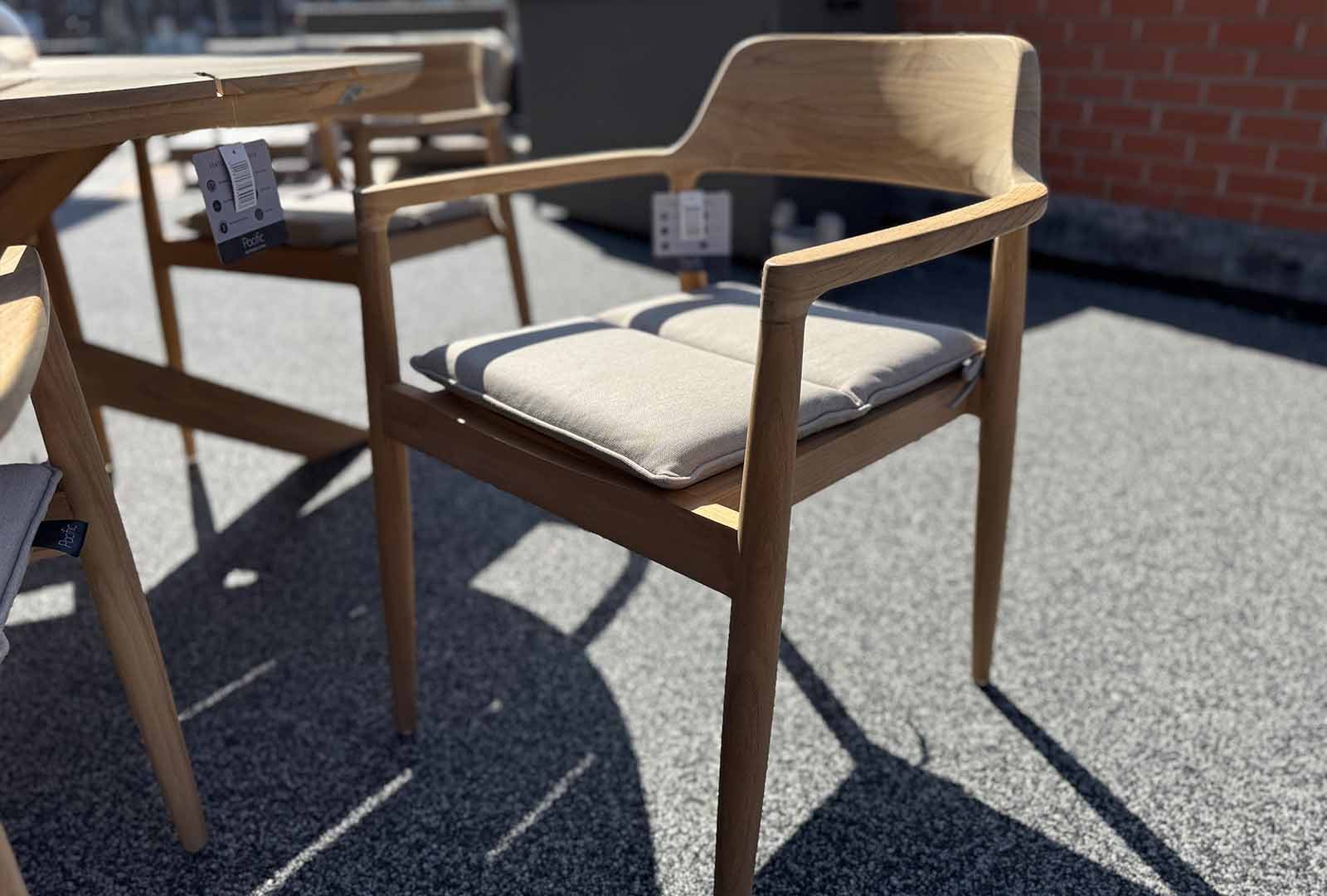 Pacific Lifestyle Redbourn Outdoor 6 Seater Dining Set