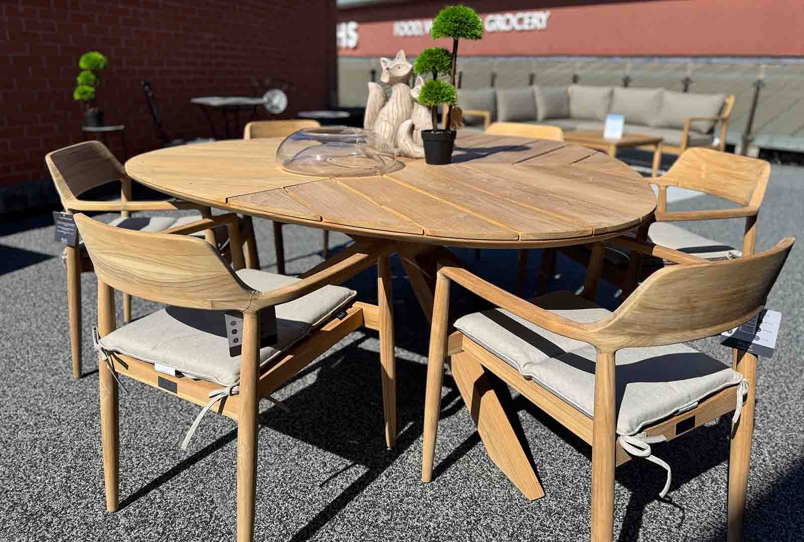 Pacific Lifestyle Redbourn Outdoor 6 Seater Dining Set