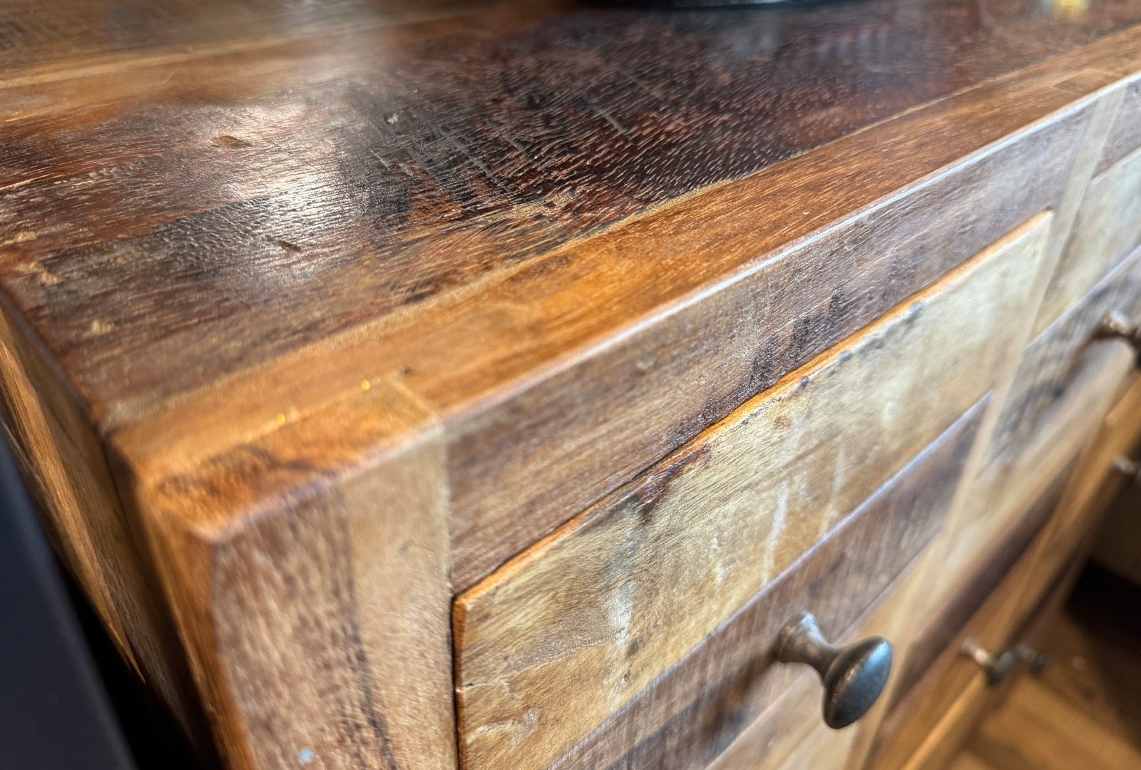 Taylors of Scotland Bardon - Chest of 9 Drawers