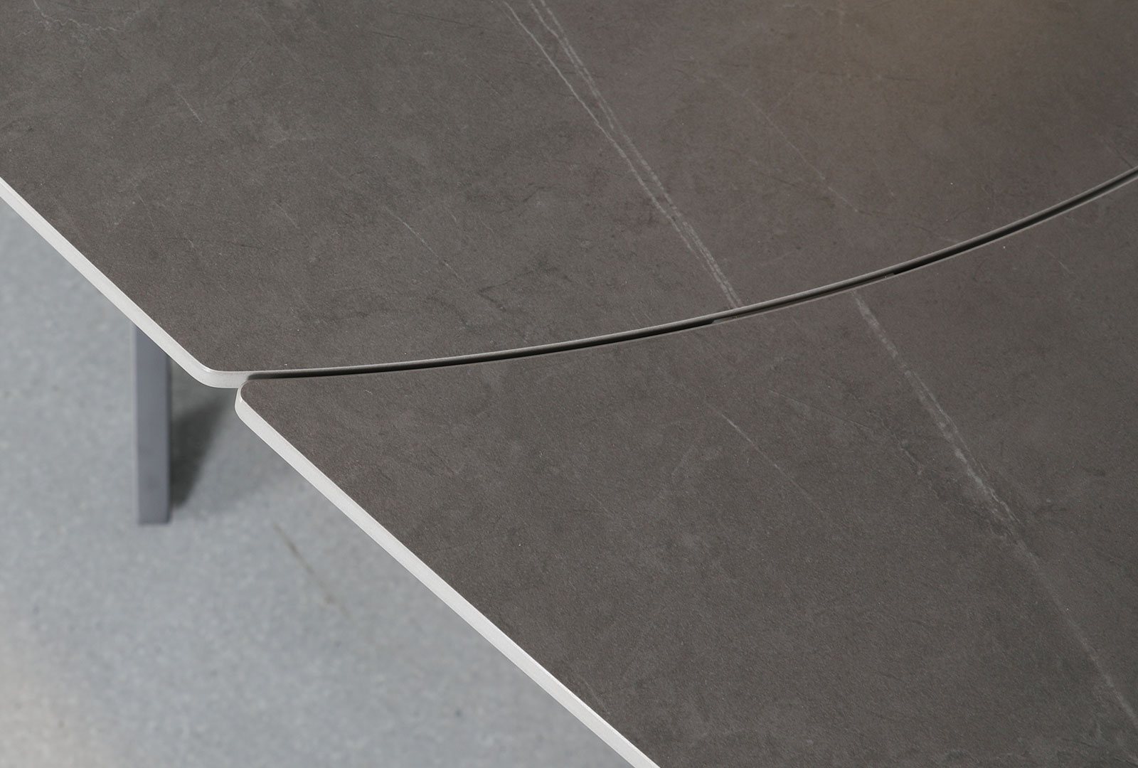 Baker Furniture Syndra - Dining Table