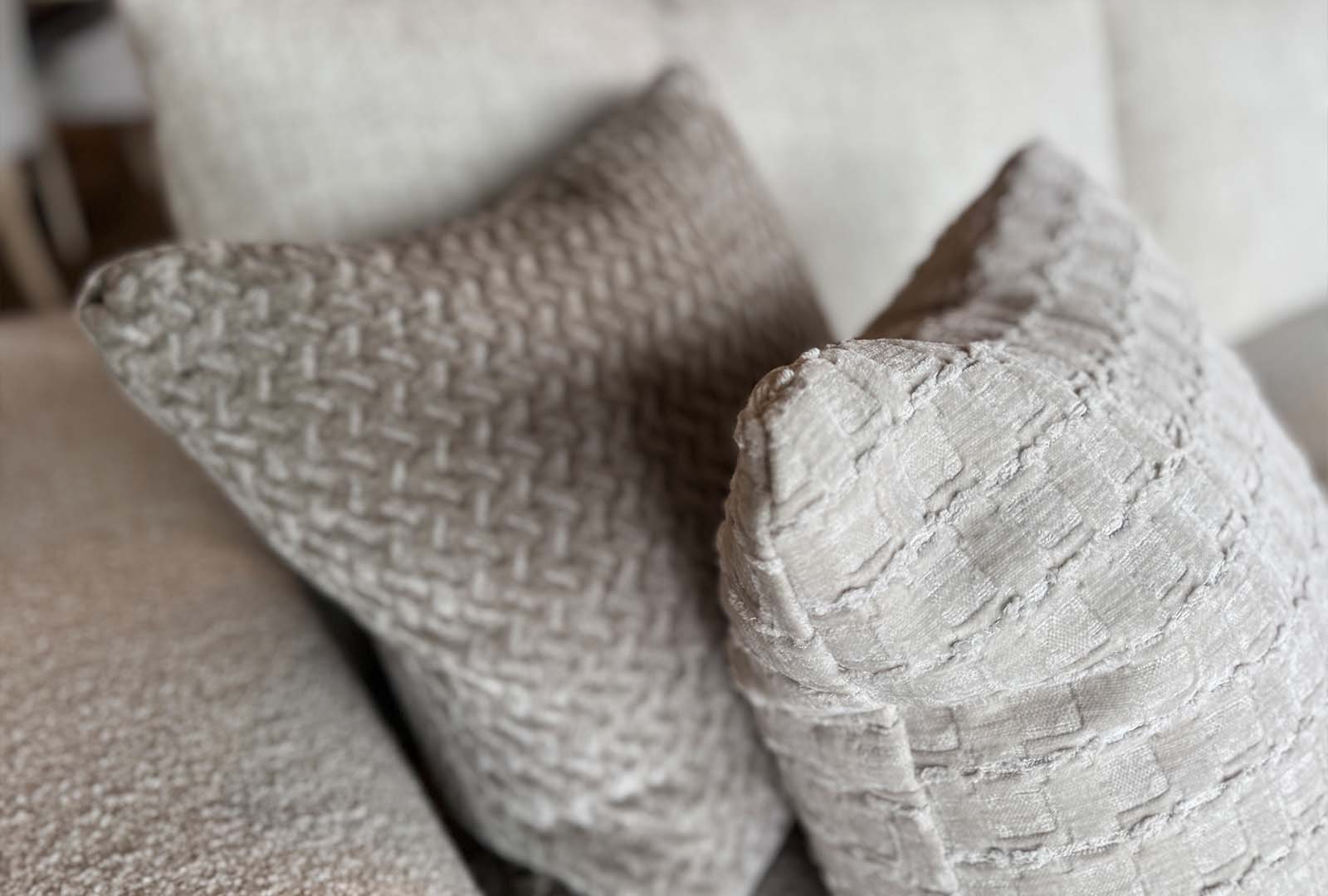 Whitemeadow Newland - 1 Arm Medium Sofa