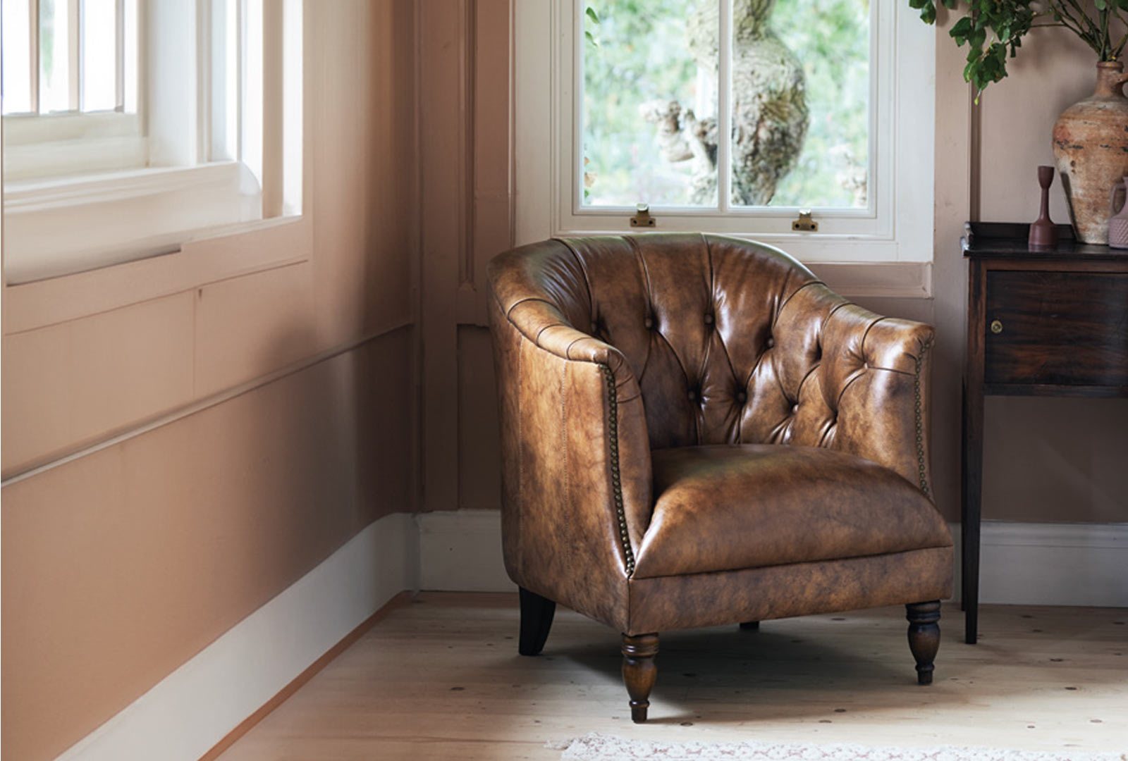 Hydeline Calder - Chair