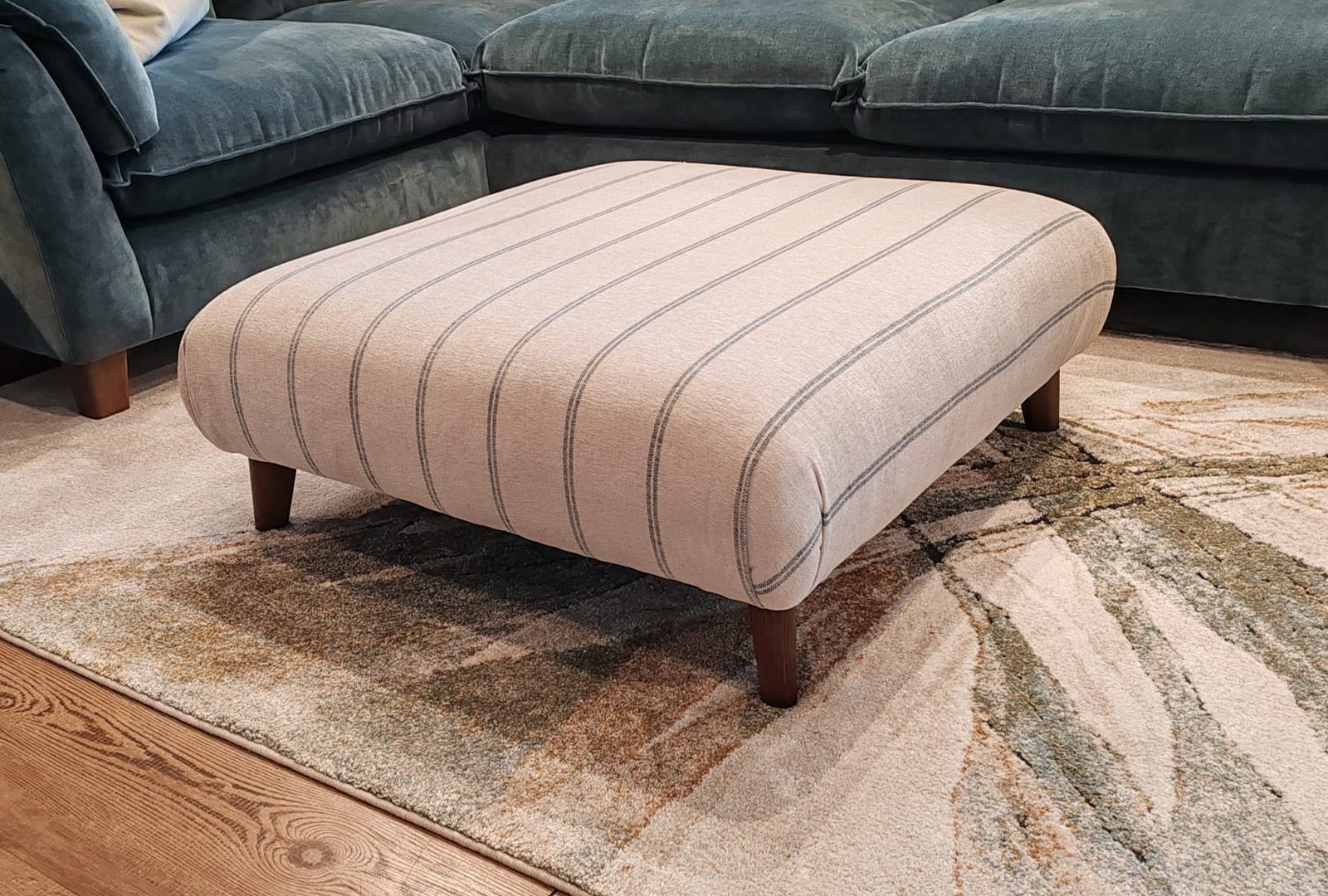 Westbridge Dunsop - Footstool