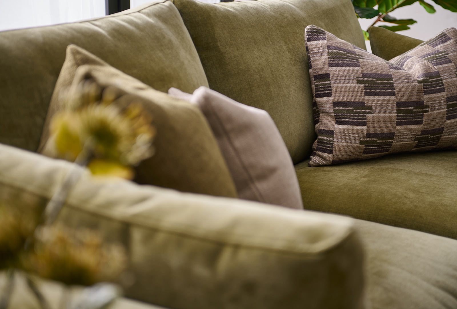 Westbridge Hesketh - Swivel Chair