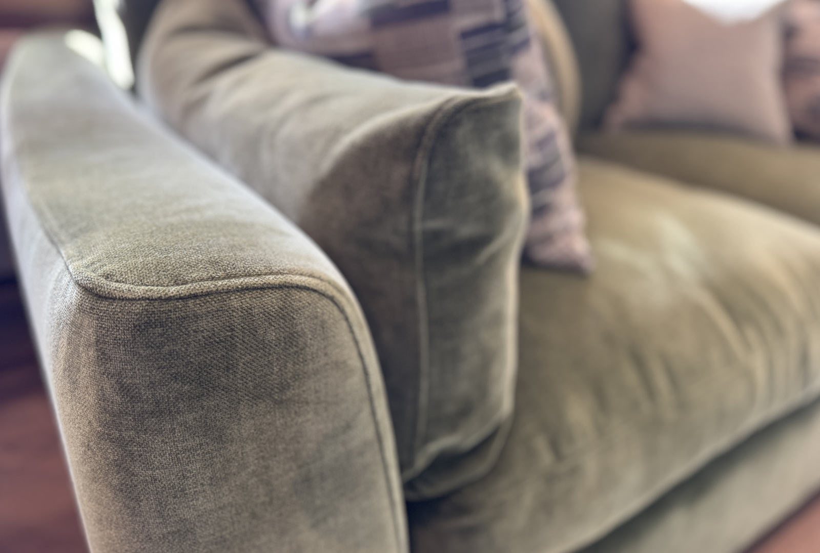 Westbridge Hesketh - Swivel Chair