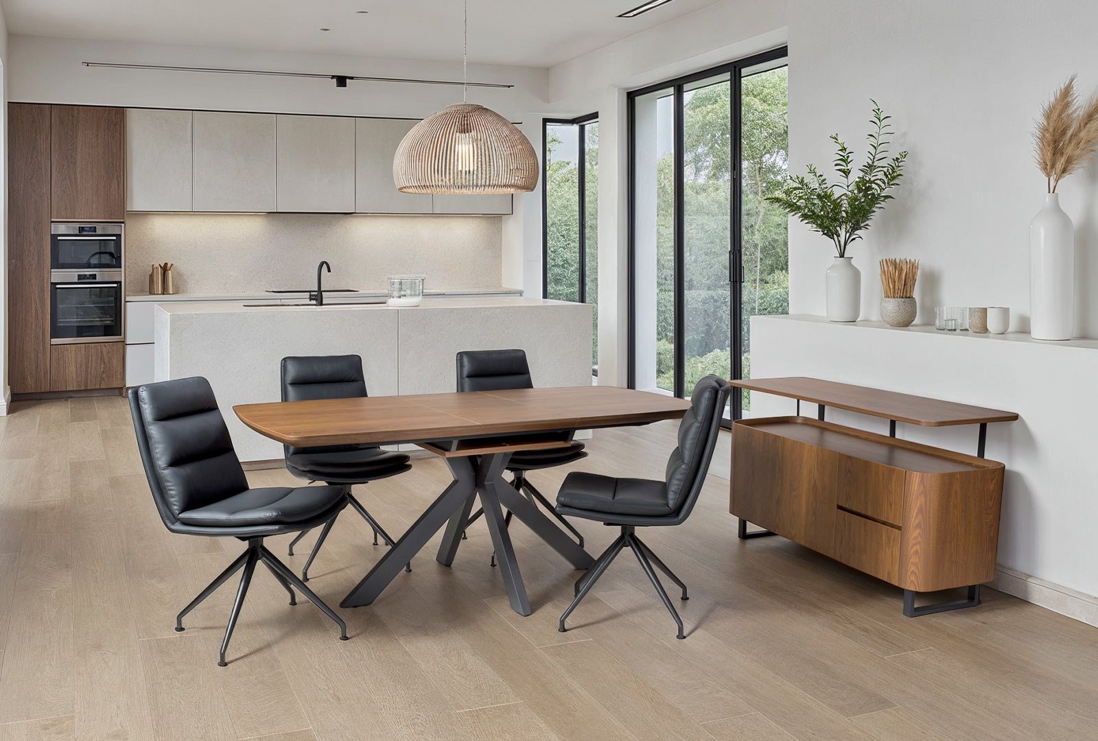 Furniture Link Braxton - Extending Rectangular Dining Table