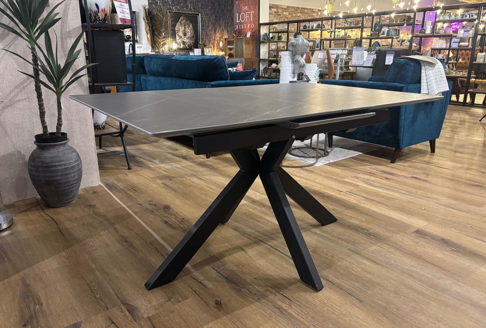 Clearance Lannick Bundle - Extending Table & Astley Chairs