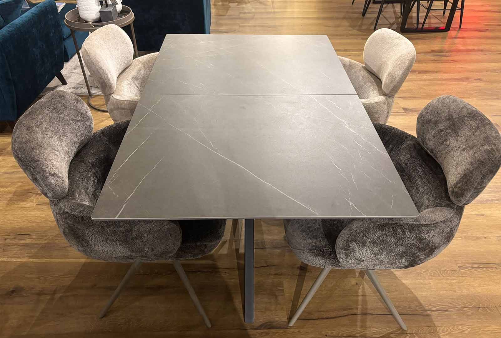Clearance Lannick Bundle - Extending Table & Astley Chairs