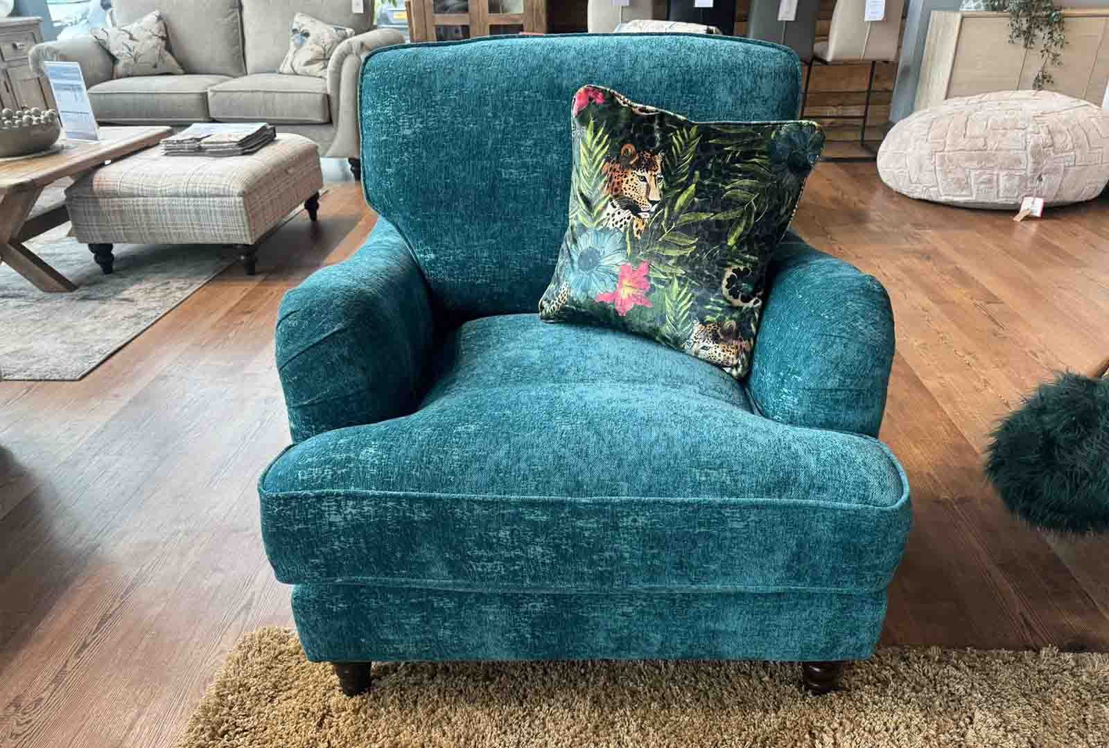 Clearance Bethie Bundle - Corner Group, Standard Chair, and Footstool