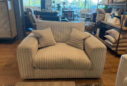 Ravelle XL Sofa & Snuggler Bundle