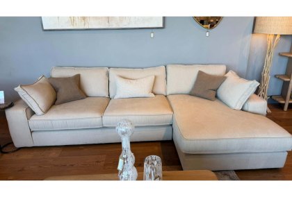 Arena Large Chaise RHF