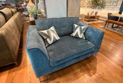 Lucciano Bundle - XL Sofa and Snuggler