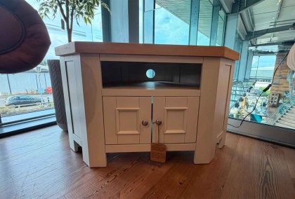 Wilpshire Corner TV Unit Wilpshire Corner TV Unit