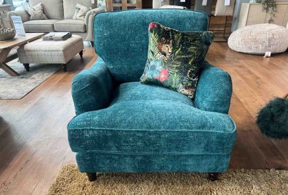 Bethie Bundle - Corner Group, Standard Chair, and Footstool