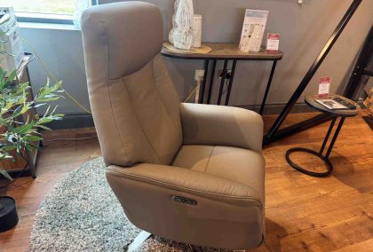 Hollister Chair Hollister Chair