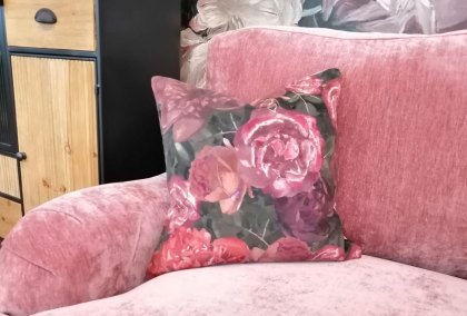 Minerva Small Scatter Cushion (Complete) Minerva Small Scatter Cushion (Complete)
