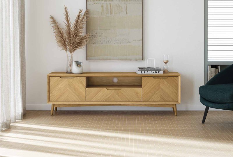Global Home Group / Corndell Villa Large Media Unit