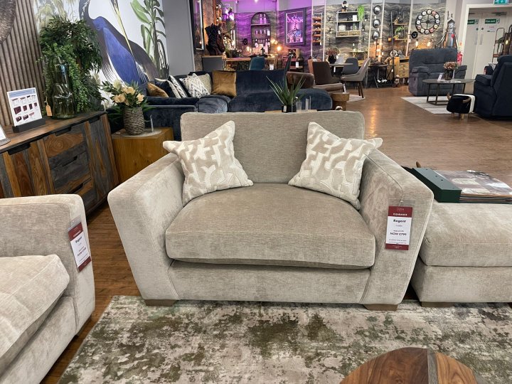 Clearance Regent Cuddler