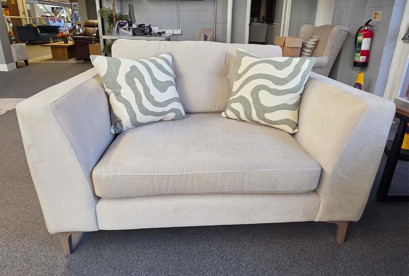 Clearance Manor Cuddler